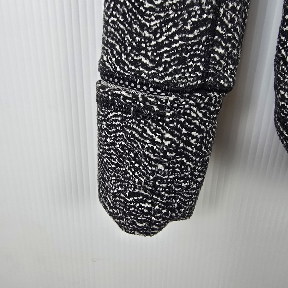 Lululemon Women's Outrun 1/2 Zip Running Luon Ripple Jacquard Black White Size ? - Picture 14 of 16
